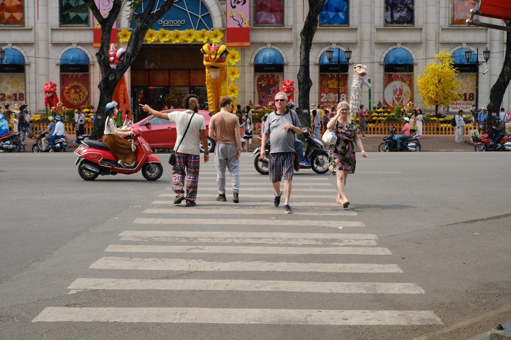 Doanh nhân xông đất đầu năm Mậu Tuất