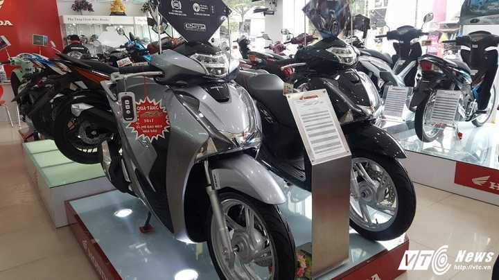Honda SH đắt kỷ lục, đ&ocirc;n th&ecirc;m 24 triệu dịp Tết Nguy&ecirc;n đ&aacute;n - Ảnh 2.