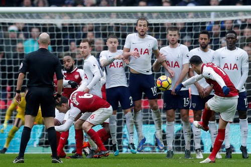 Arsenal hồi hộp chờ đấu đội b&oacute;ng v&ocirc; danh Ostersunds - Ảnh 3.