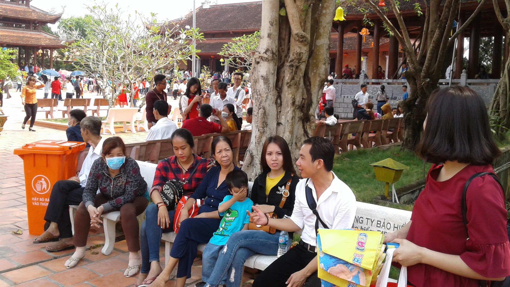 Mướt mồ hôi ở ngôi chùa lớn nhất miền Tây ngày mùng 1 Tết - Ảnh 29.