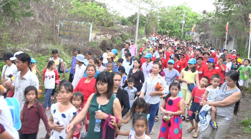N&uacute;i Sam kh&ocirc;ng thể c&oacute; 2 B&agrave; Ch&uacute;a Xứ - Ảnh 3.
