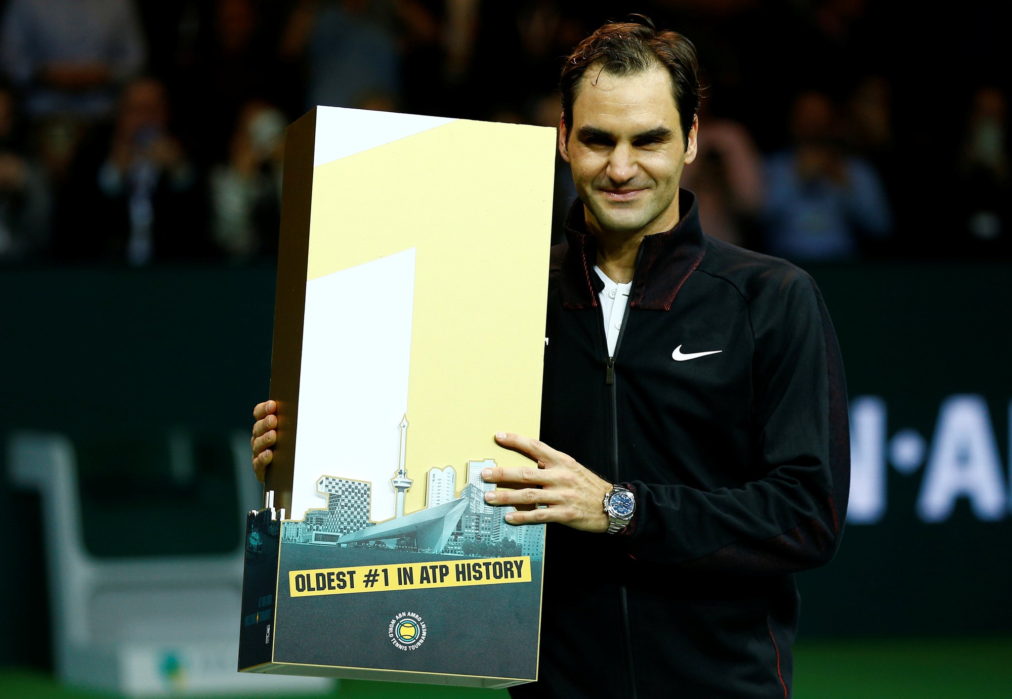 Kỷ lục mới của Federer: tay vợt lớn tuổi nhất đứng đầu thế giới