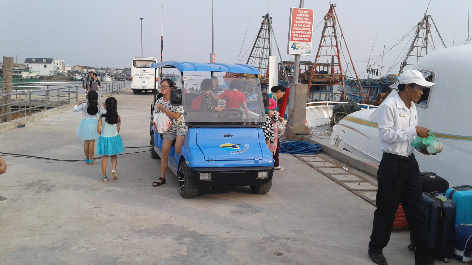 T&agrave;u cao tốc S&oacute;c Trăng &ndash; C&ocirc;n Đảo tấp nập kh&aacute;ch ng&agrave;y M&ugrave;ng 2 Tết - Ảnh 3.