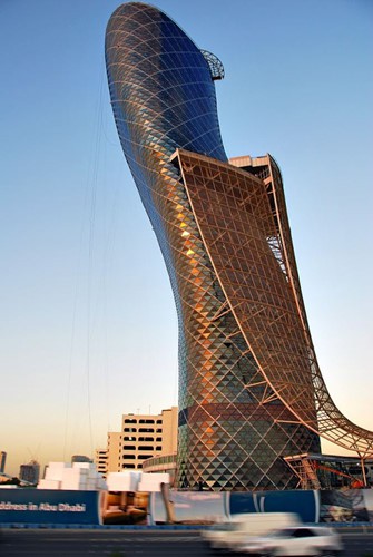 Cao ốc tuyệt mỹ nghiêng gấp 4 lần tháp Pisa - Ảnh 5.