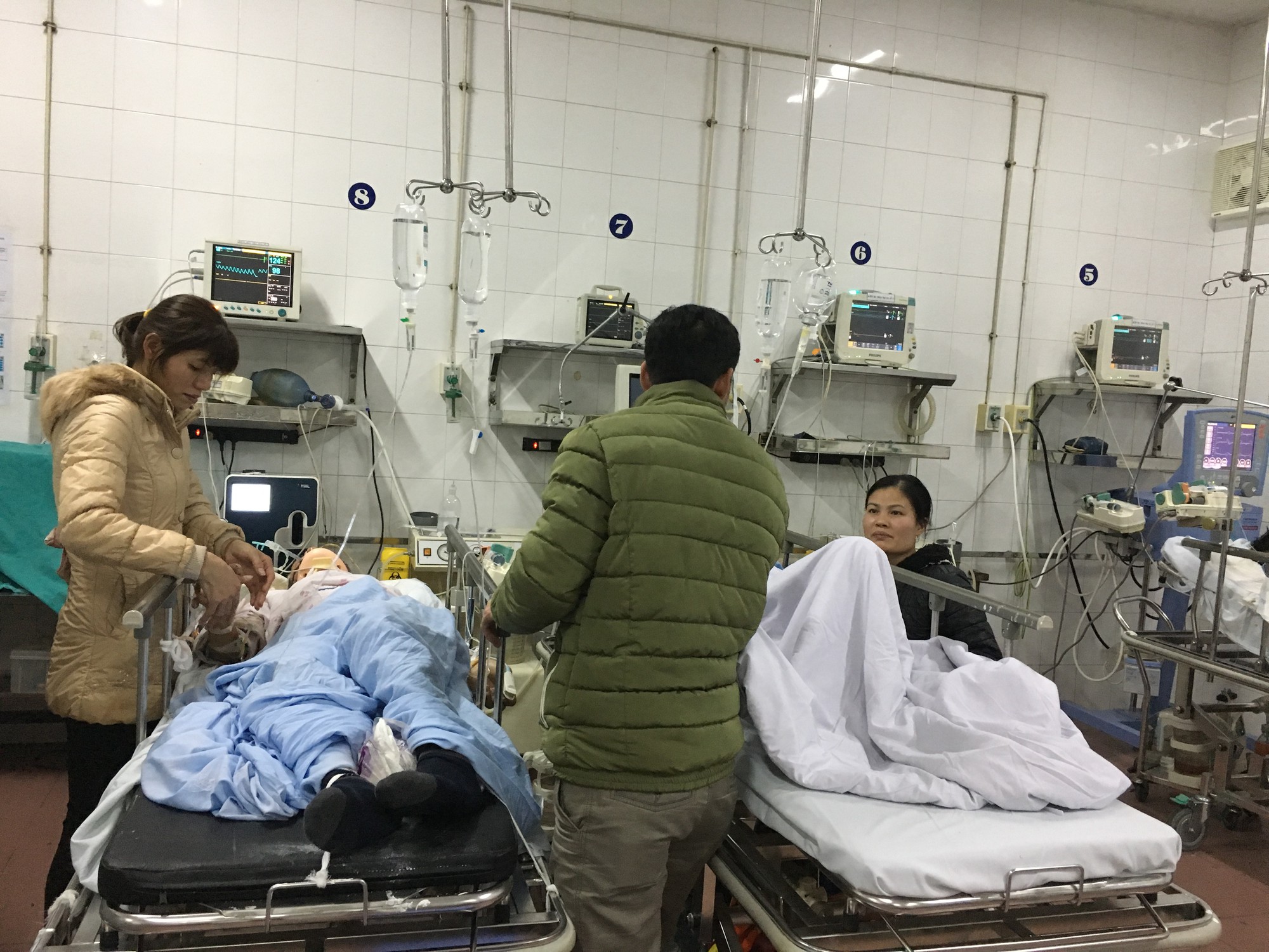 3 ng&agrave;y Tết, gần 2.000 ca cấp cứu do đ&aacute;nh nhau, 6 người chết - Ảnh 1.