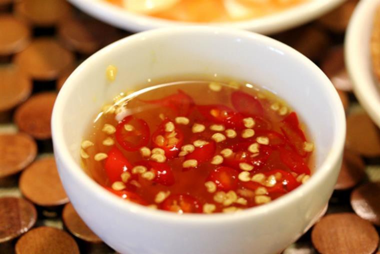 Bỏ t&uacute;i 4 c&aacute;ch pha nước chấm tuyệt ngon - Ảnh 2.