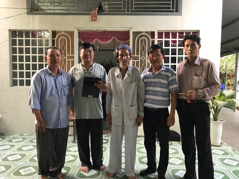 Ai đứng sau vụ người cha 84 tuổi bị con y&ecirc;u cầu bỏ t&ugrave; - Ảnh 2.