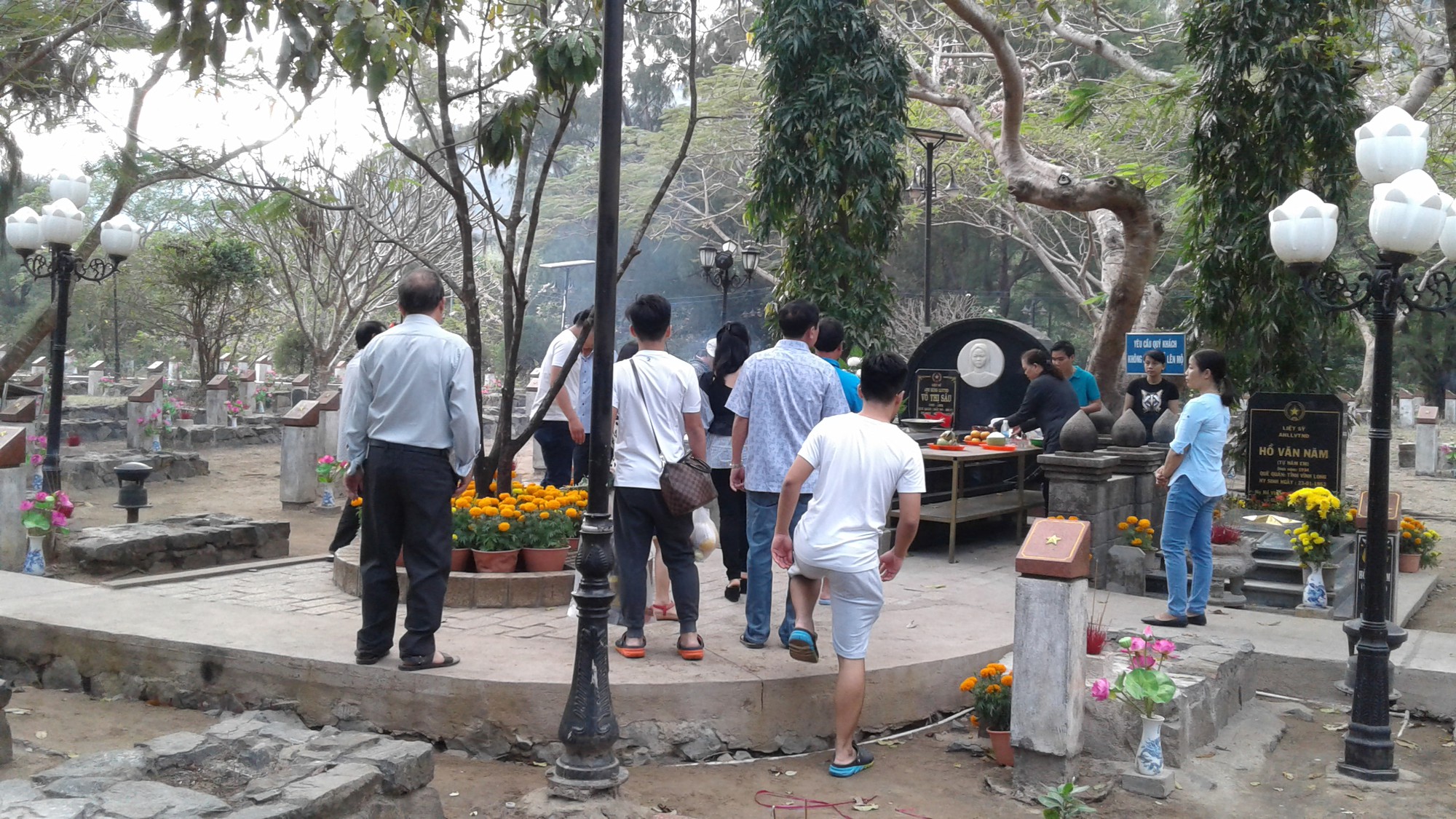 Đầu năm, tấp nập người viếng mộ chị Sáu và tham quan nhà tù Côn Đảo