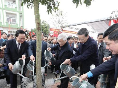 Tổng Bí thư Nguyễn Phú Trọng chúc Tết, trồng cây tại Hưng Yên ​