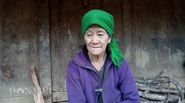 Ng&ocirc;i l&agrave;ng 100% hộ ngh&egrave;o nhưng nh&agrave; n&agrave;o cũng l&agrave;m bằng gỗ qu&yacute; pơmu - Ảnh 6.