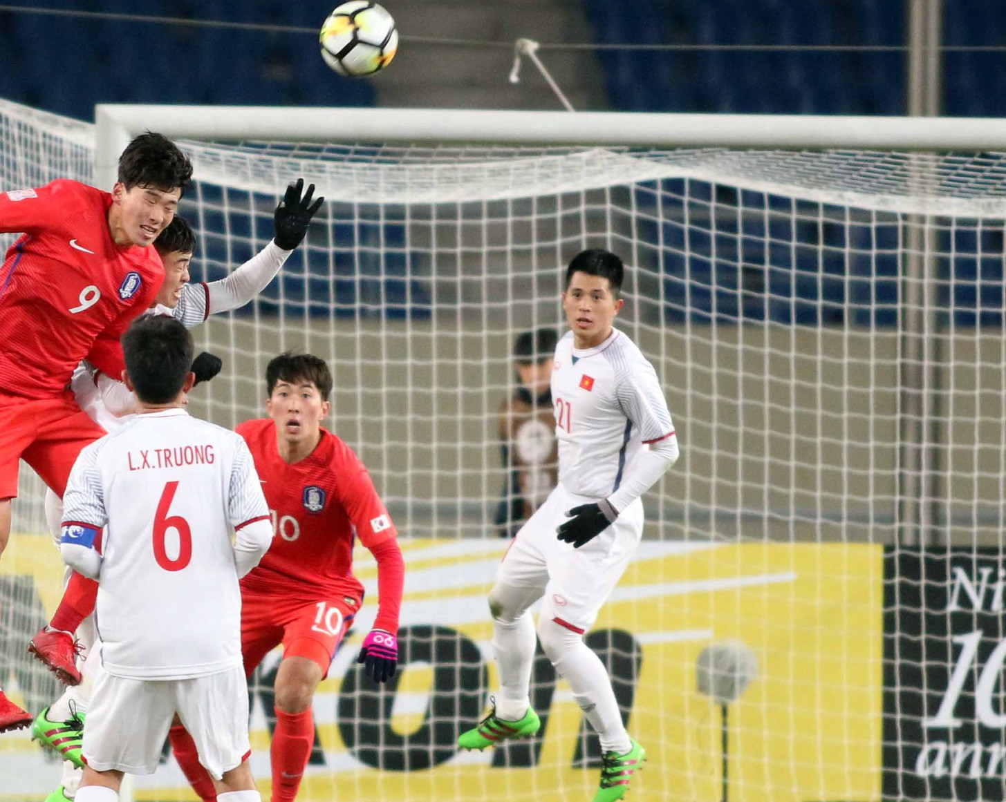 Hà Nội FC đòi lại "sao U23" từ tay Tài Em