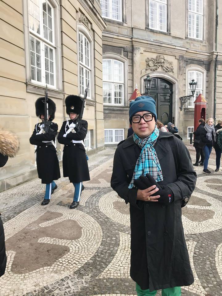Tường thuật từ Copenhagen: Người Đan Mạch đưa tiễn chồng của Nữ ho&agrave;ng - Ảnh 4.