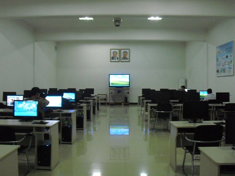 Đội quân thầm lặng của Triều Tiên mở rộng "chiến trường"