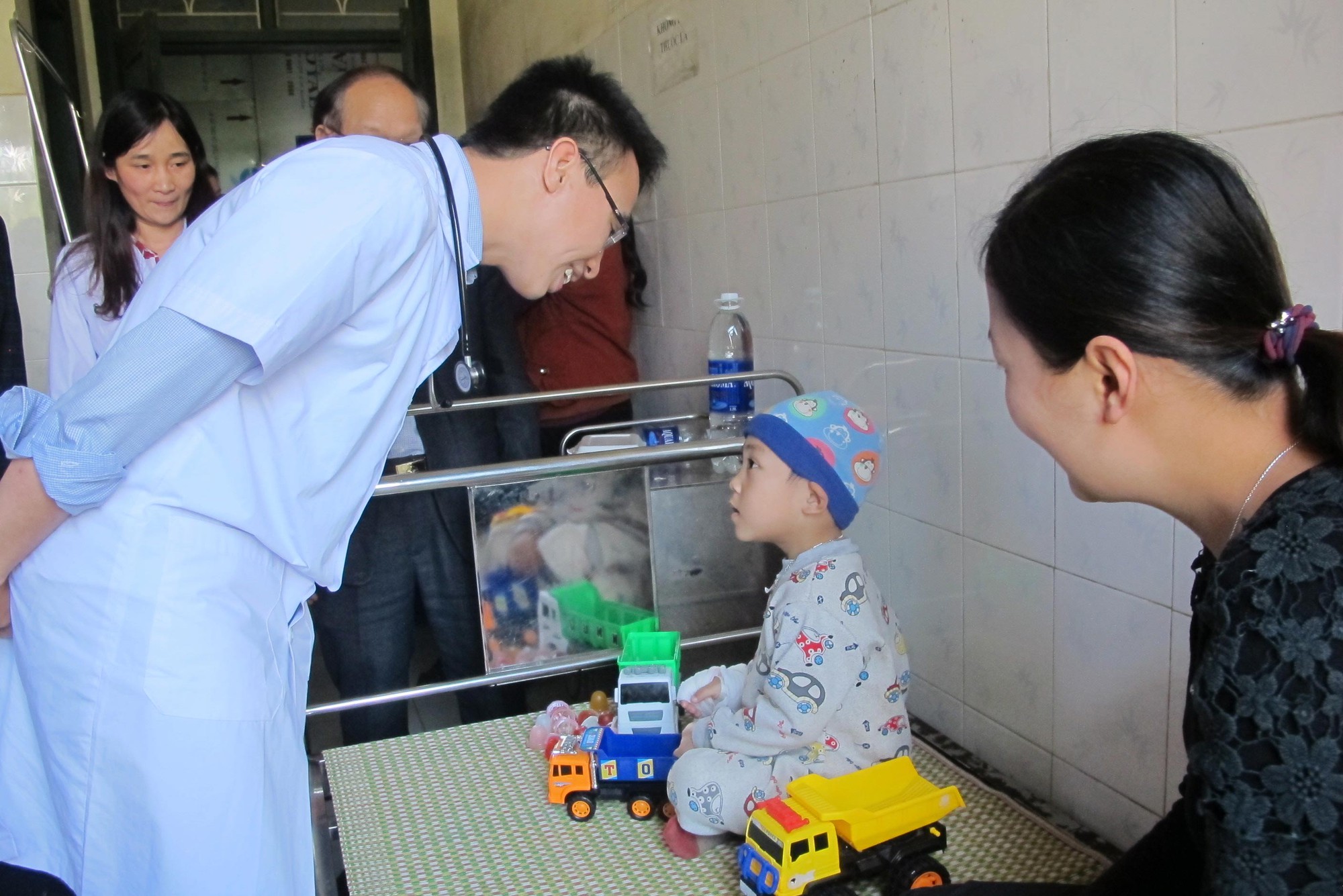 RẠNG DANH NGÀNH Y (*): Bác sĩ xa thủ đô, lên miền núi