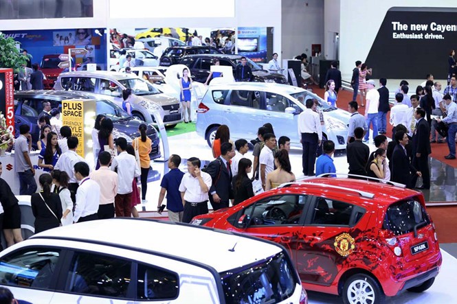 Giá ô tô vẫn chưa chịu giảm