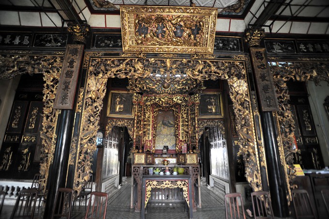 Căn phòng cho khách thuê trong nhà cổ phim Người tình - Ảnh 3.