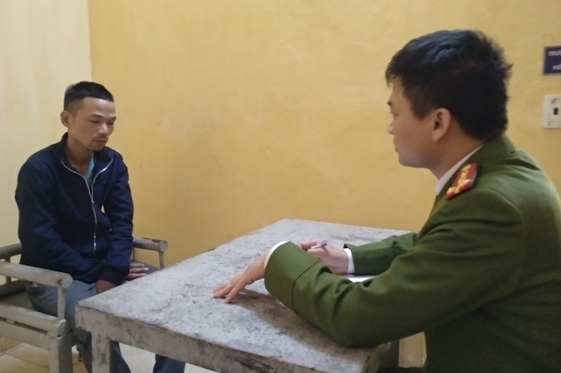 7 giờ kinh ho&agrave;ng của người mẹ v&agrave; em trai dưới mũi dao nghịch tử - Ảnh 2.