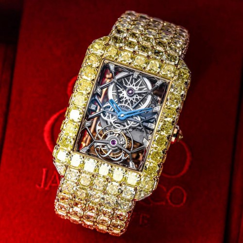 Cận cảnh chiếc đồng hồ nạm 127,45 carat kim cương