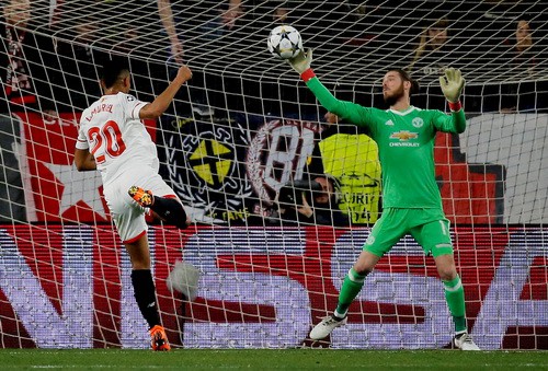 "Người nhện" De Gea tỏa sáng, Man United giữ sạch lưới ở Sevilla