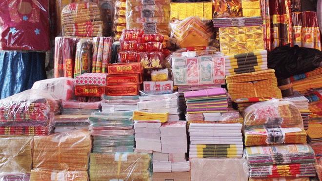 Vì sao Giáo hội Phật giáo Việt Nam khuyến nghị loại bỏ việc đốt vàng mã?