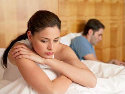 4 năm cưới nhau, vợ chồng gần gũi chưa được 10 lần