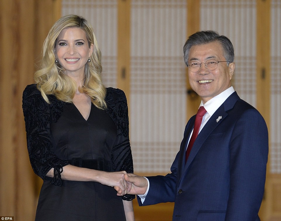 Th&ocirc;ng điệp trong bữa tối tổng thống H&agrave;n Quốc mời Ivanka Trump - Ảnh 1.