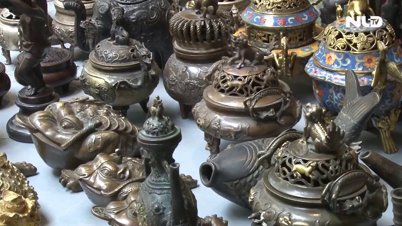 Thú vui đi chợ đồ cổ độc nhất Sài thành