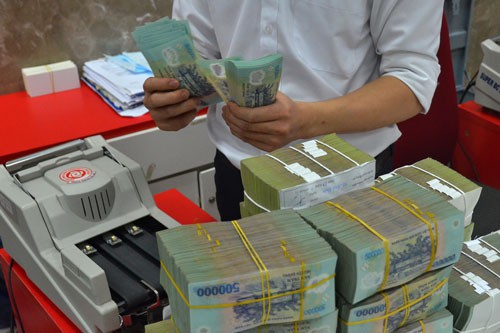 Phó giám đốc Eximbank TP HCM cuỗm 301 tỉ: Xem lại quy trình, quy định
