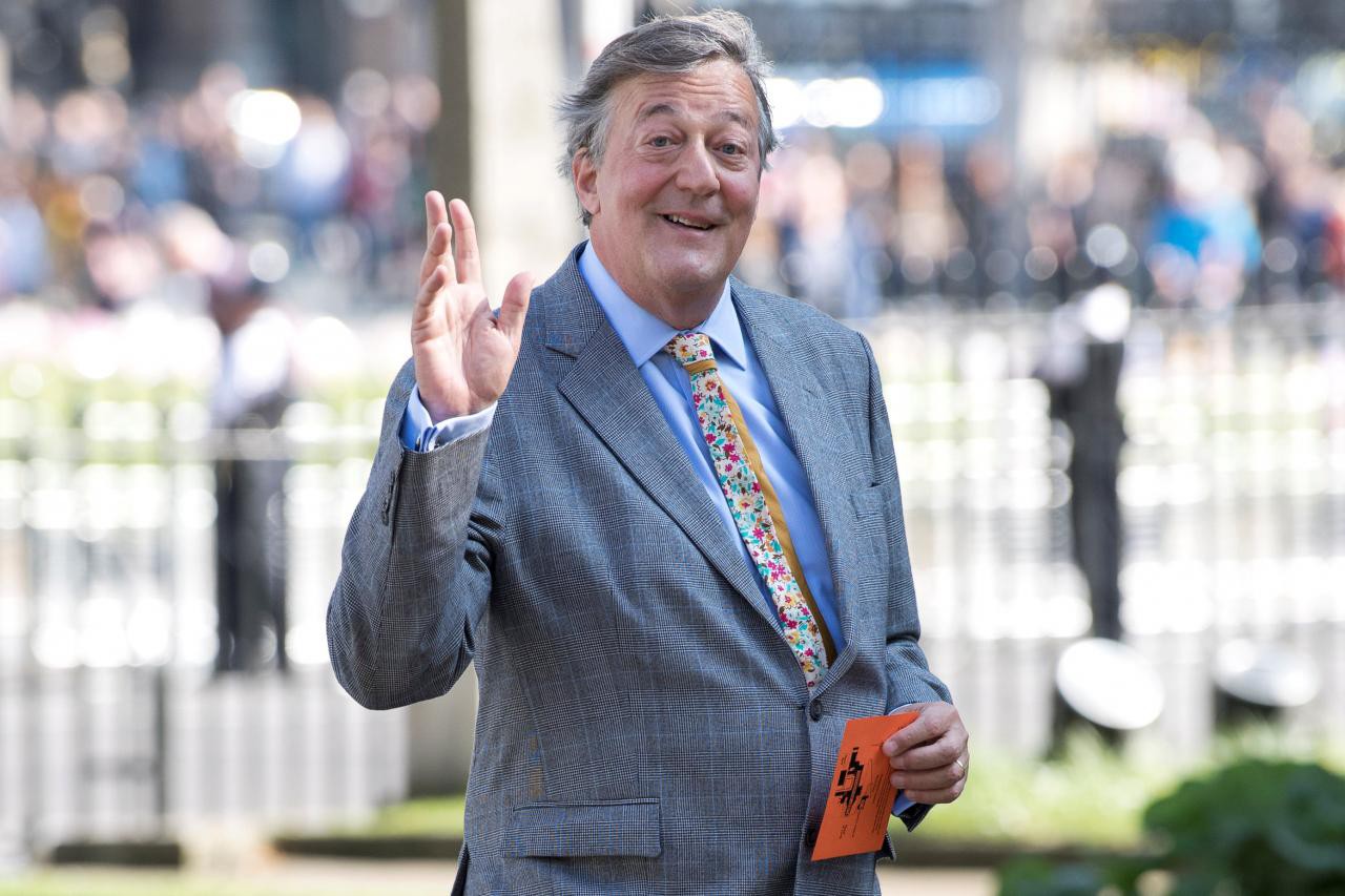 Diễn viên Stephen Fry phục hồi sau khi trị ung thư