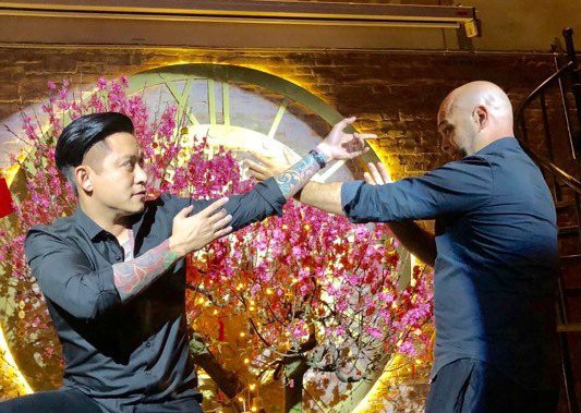 Flores tỉ th&iacute; với ca sĩ Tuấn Hưng - Ảnh 2.