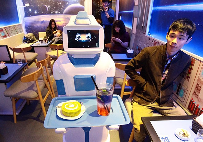 Công nhân mất việc bởi robot