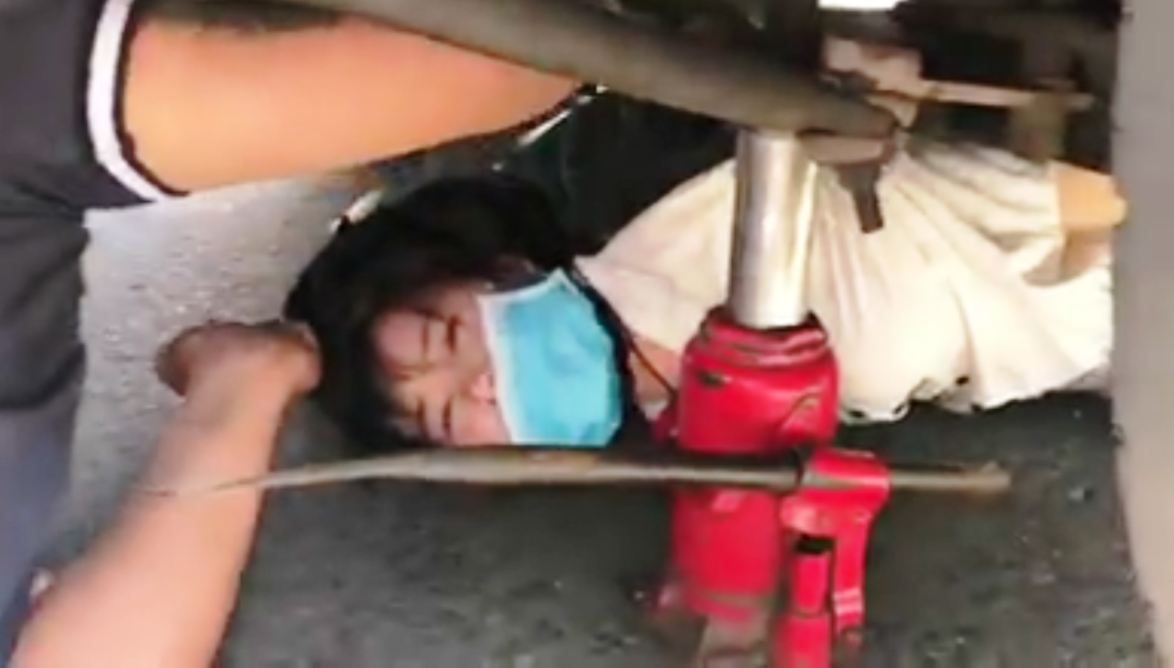 Công an tiếp tục thông tin vụ xe khách kéo lê cô gái ở Bình Dương