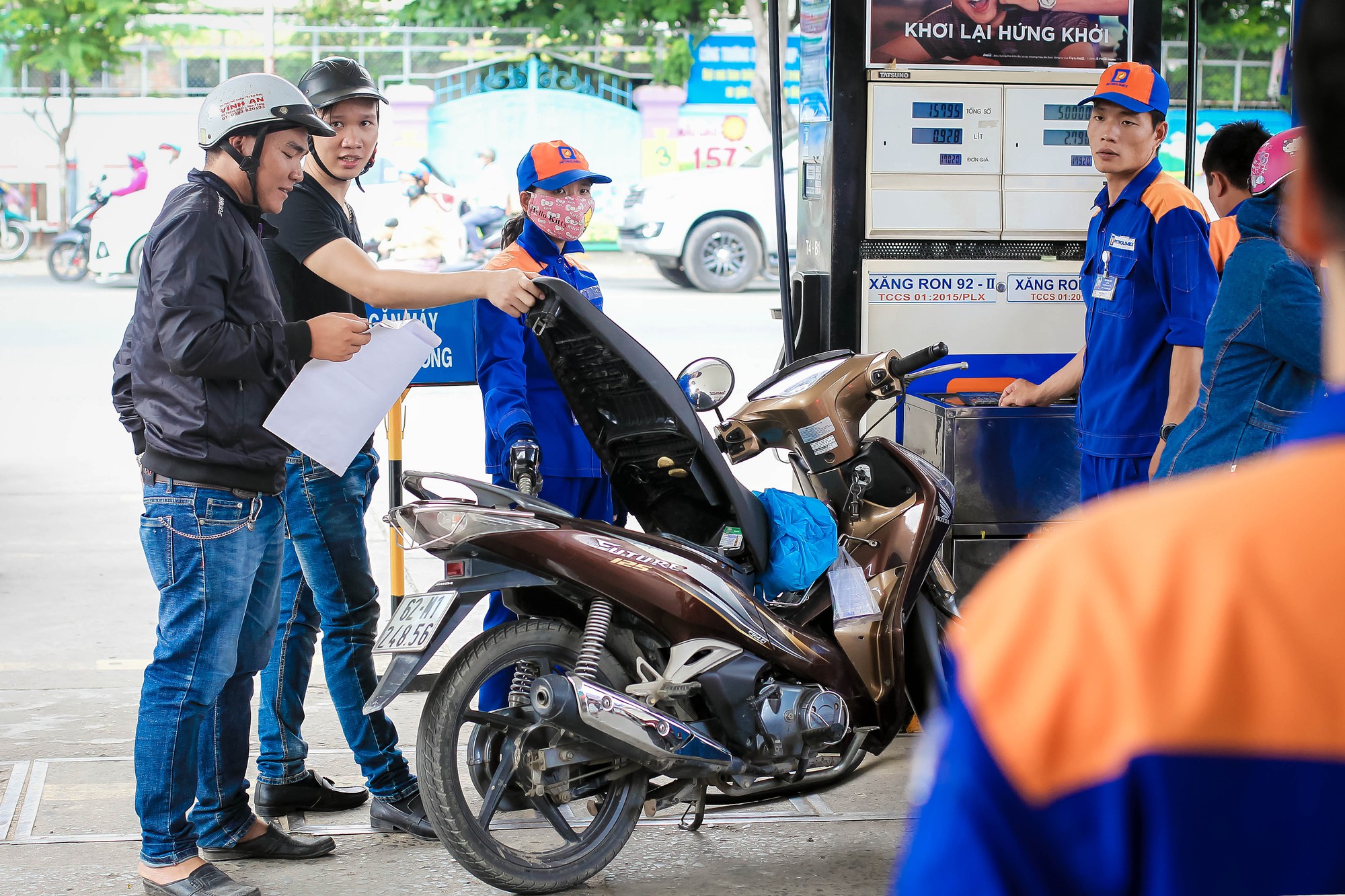 Tăng thuế bảo vệ môi trường: Đừng đè nặng lên vai người dân