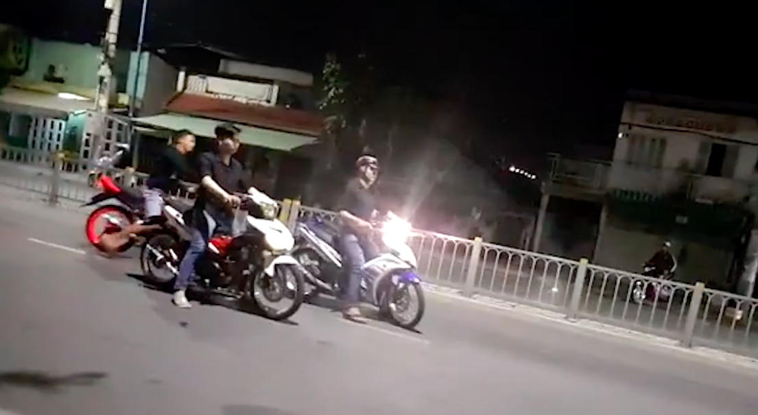 Ngang nhiên chặn đường để đua xe ở TP HCM