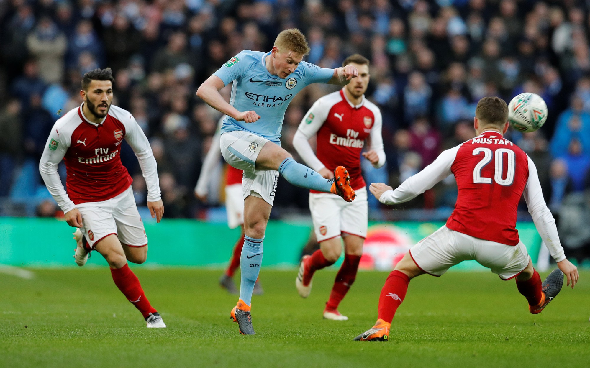 Mùa bóng u ám của Chelsea và Arsenal