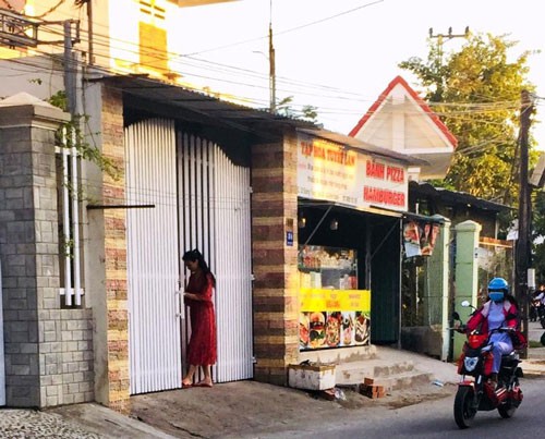 Người Trung Quốc lách luật bám Nha Trang - Ảnh 1.