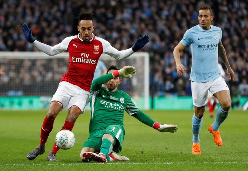 Sao dự bị Man City tỏa s&aacute;ng, Pep đoạt danh hiệu nước Anh đầu ti&ecirc;n - Ảnh 4.