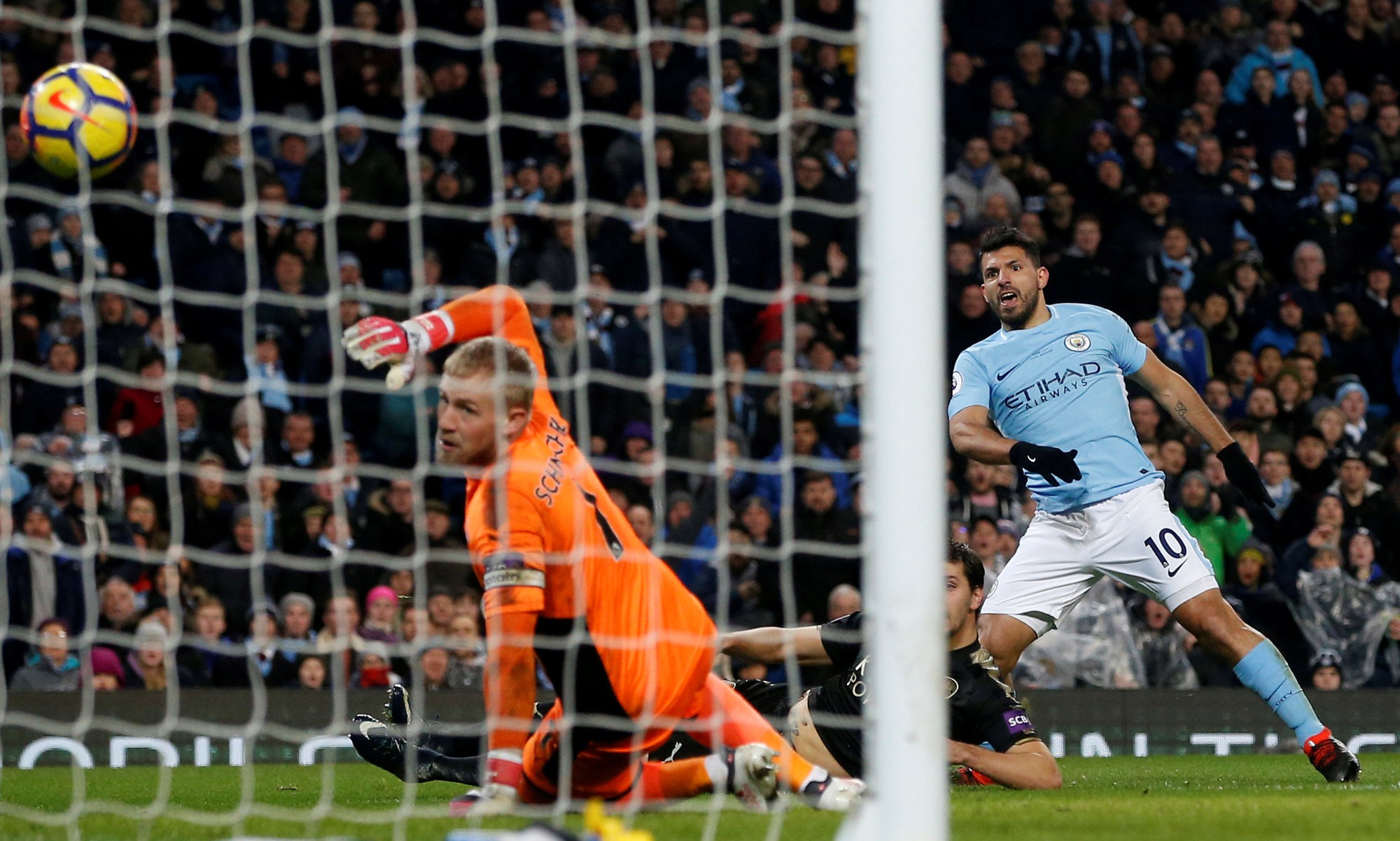 Pep Guardiola v&agrave; cơ hội đoạt c&uacute; ăn 3 lịch sử - Ảnh 3.