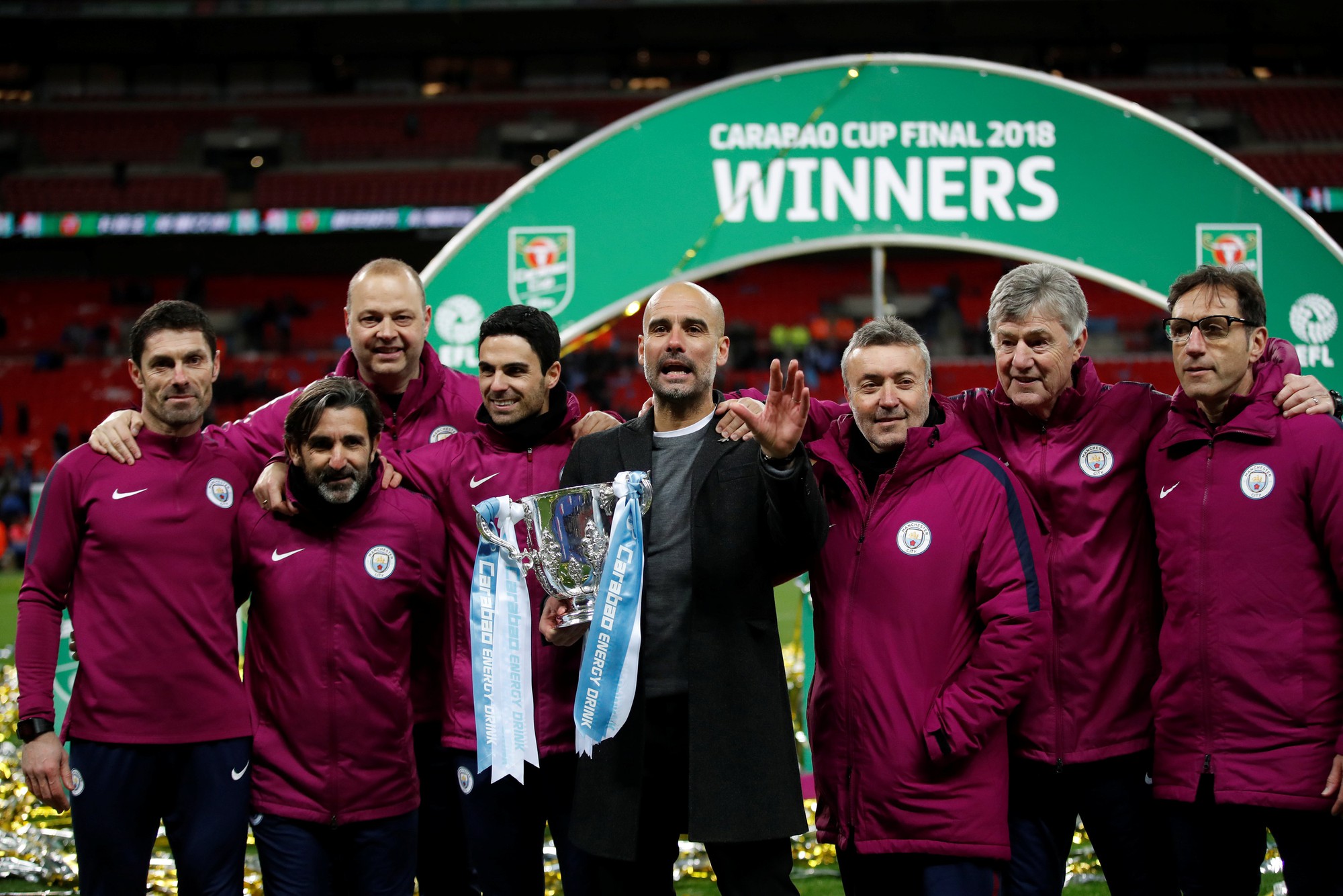 Pep Guardiola v&agrave; cơ hội đoạt c&uacute; ăn 3 lịch sử - Ảnh 1.