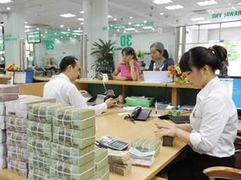 Ngân hàng nước ngoài hấp dẫn ứng viên tài chính - Ảnh 1.