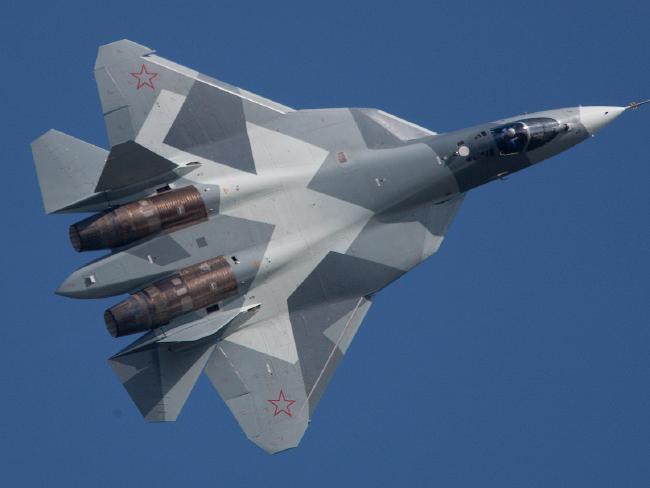 Chiến đấu cơ Nga - Mỹ đọ khả năng t&agrave;ng h&igrave;nh ở Syria - Ảnh 3.