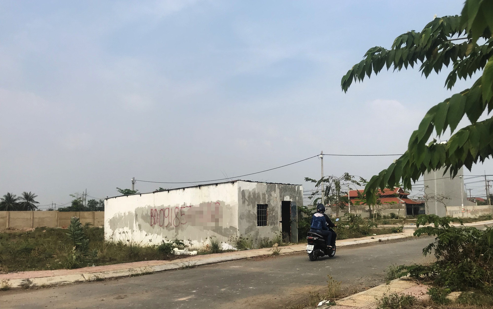 Tách thửa: Dân gặp khó, "cò" làm dễ!