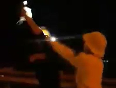 CSGT "vung tay", rọi đèn pin vào mặt người quay phim phải làm báo cáo