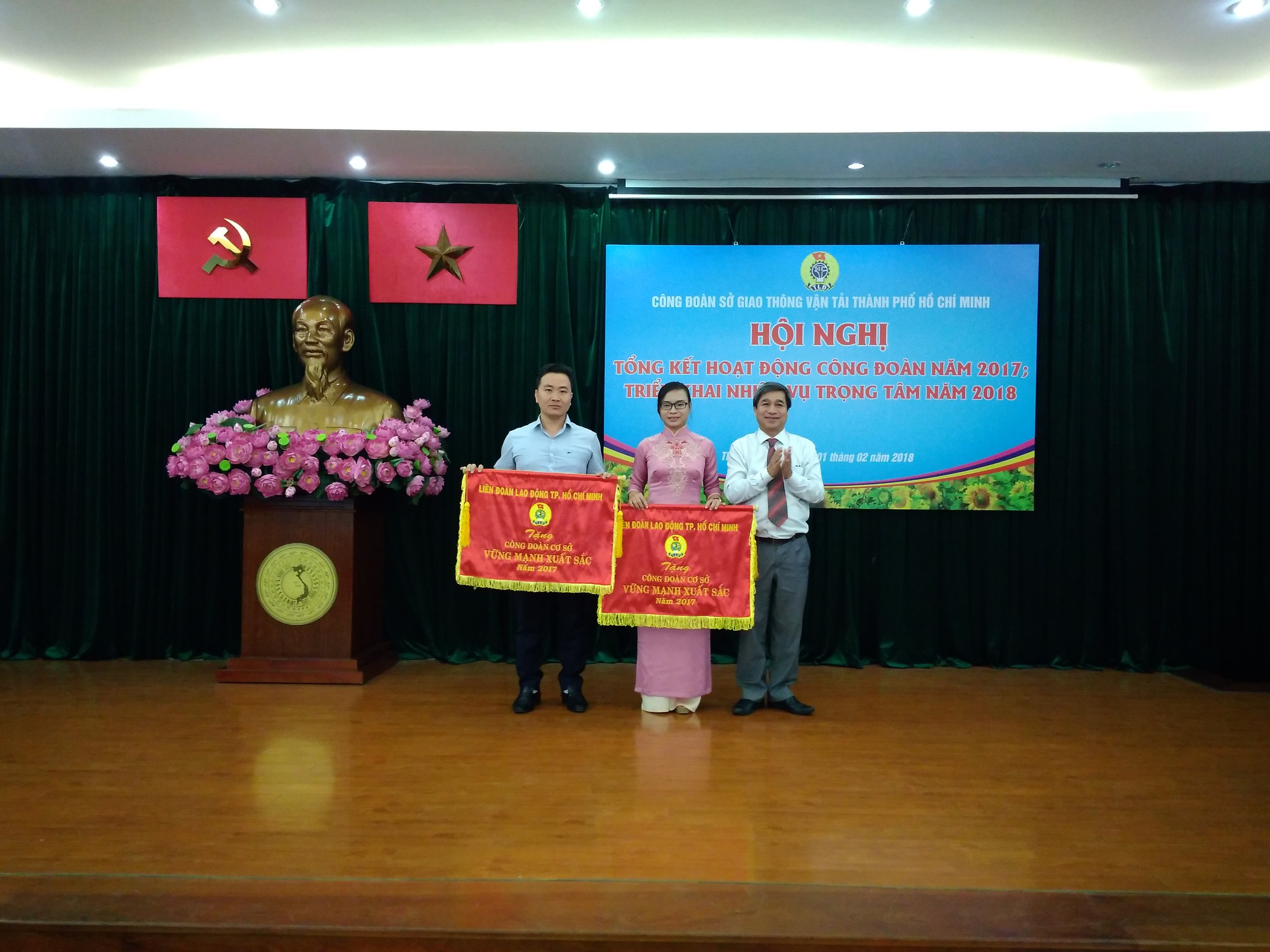 San sẻ khó khăn với người lao động
