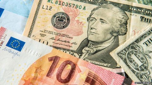 USD xuống đáy 3 năm: Sự bất thường khiến nhà giàu ôm đô lo sợ