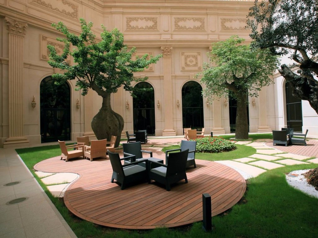B&ecirc;n trong kh&aacute;ch sạn giam giữ ho&agrave;ng th&acirc;n Ả-rập 2 th&aacute;ng - Ảnh 10.