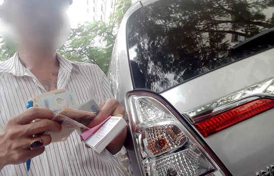 Công an TP HCM vào cuộc điều tra việc trục lợi lòng đường