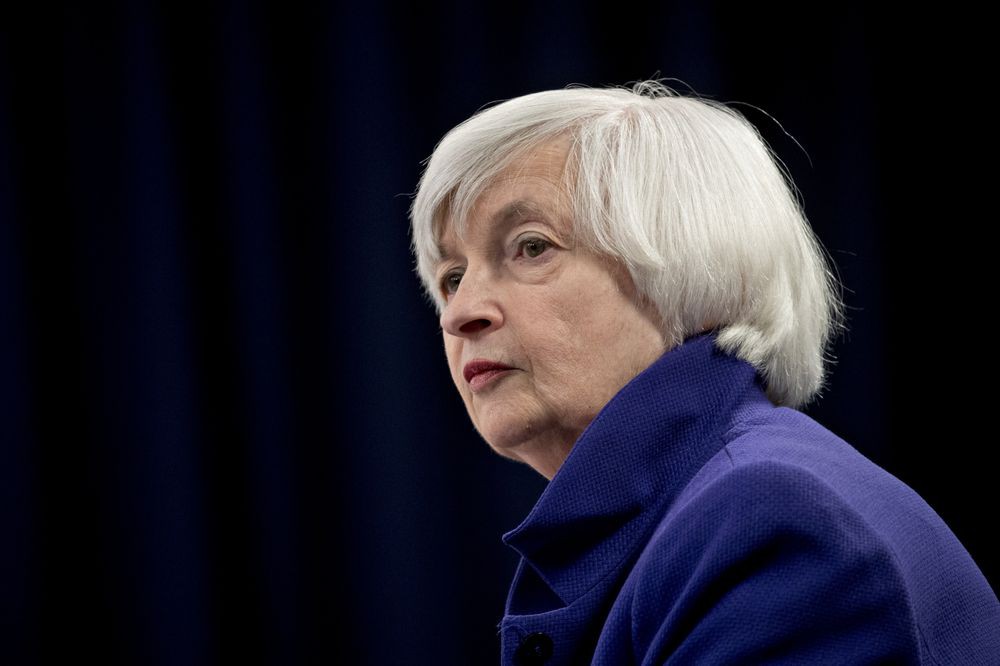 Cựu Chủ tịch FED thừa nhận "thất vọng" vì bị ông Trump thất sủng