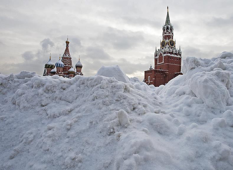 Moscow hứng chịu lượng tuyết rơi trăm năm mới có một lần