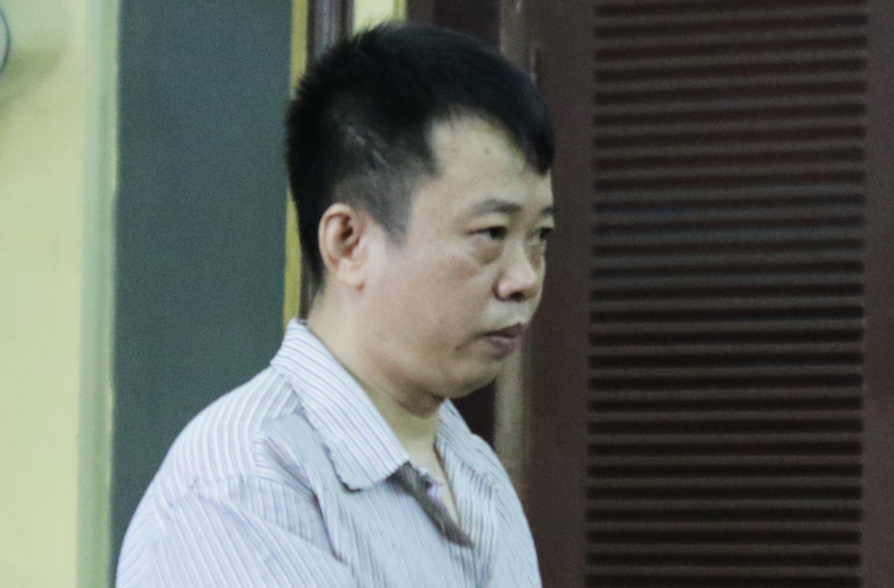 Mâu thuẫn chuyện nuôi con, chồng đâm vợ rồi tự sát